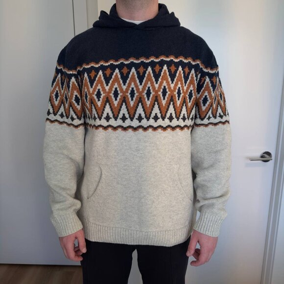 Old Navy Sweater in Excellent Condition - Picture 1 of 5
